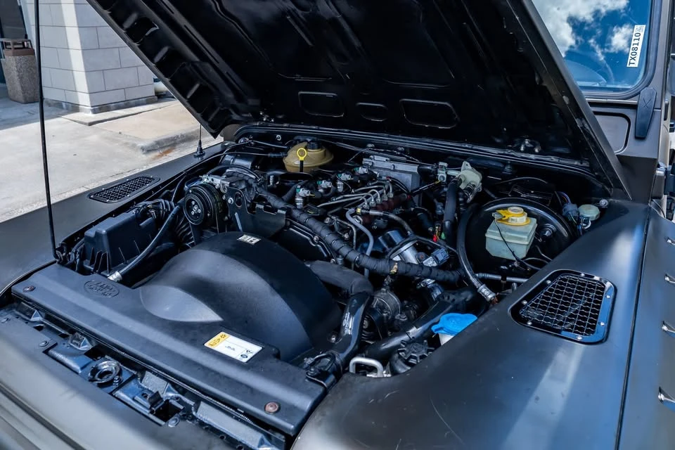 1998 Land Rover Defender 110 - Image 10 of 13