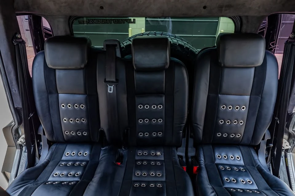 1998 Land Rover Defender 110 - Image 5 of 13