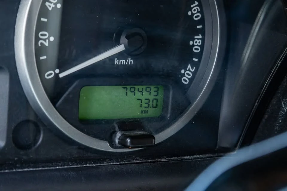 1998 Land Rover Defender 110 - Image 2 of 13