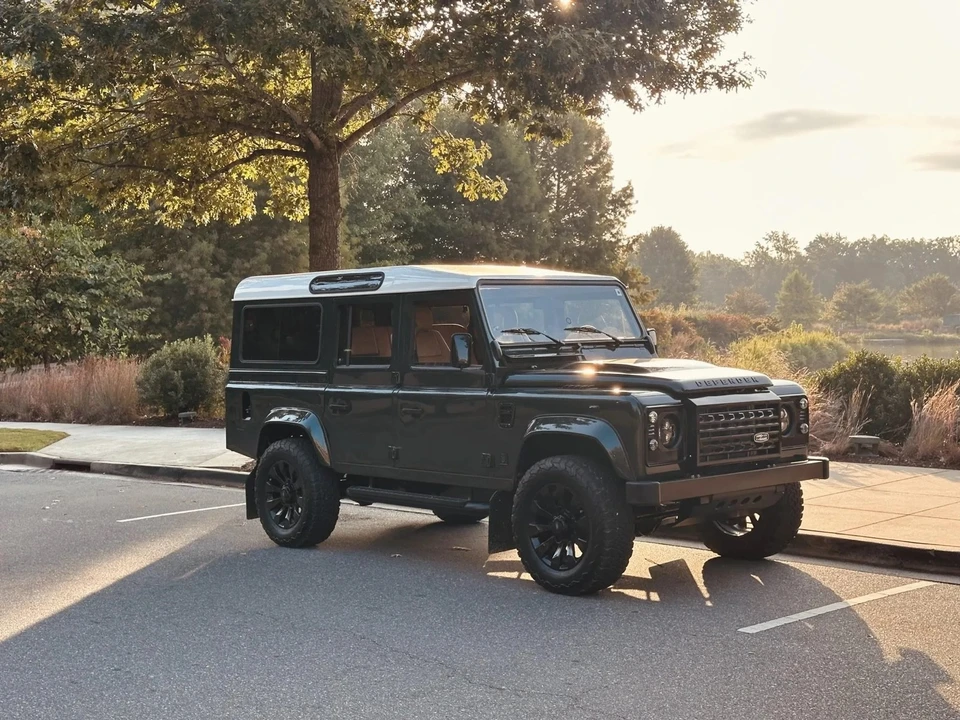 1998 Land Rover Defender 110 - Image 7 of 25