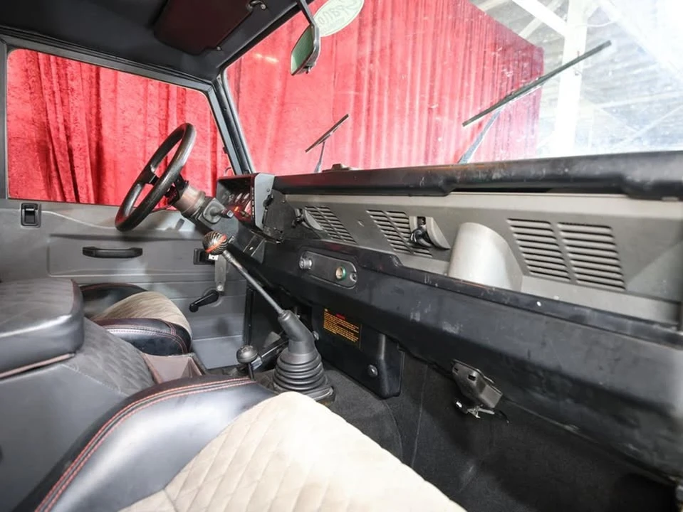 1998 Land Rover Defender 110 - Image 18 of 20