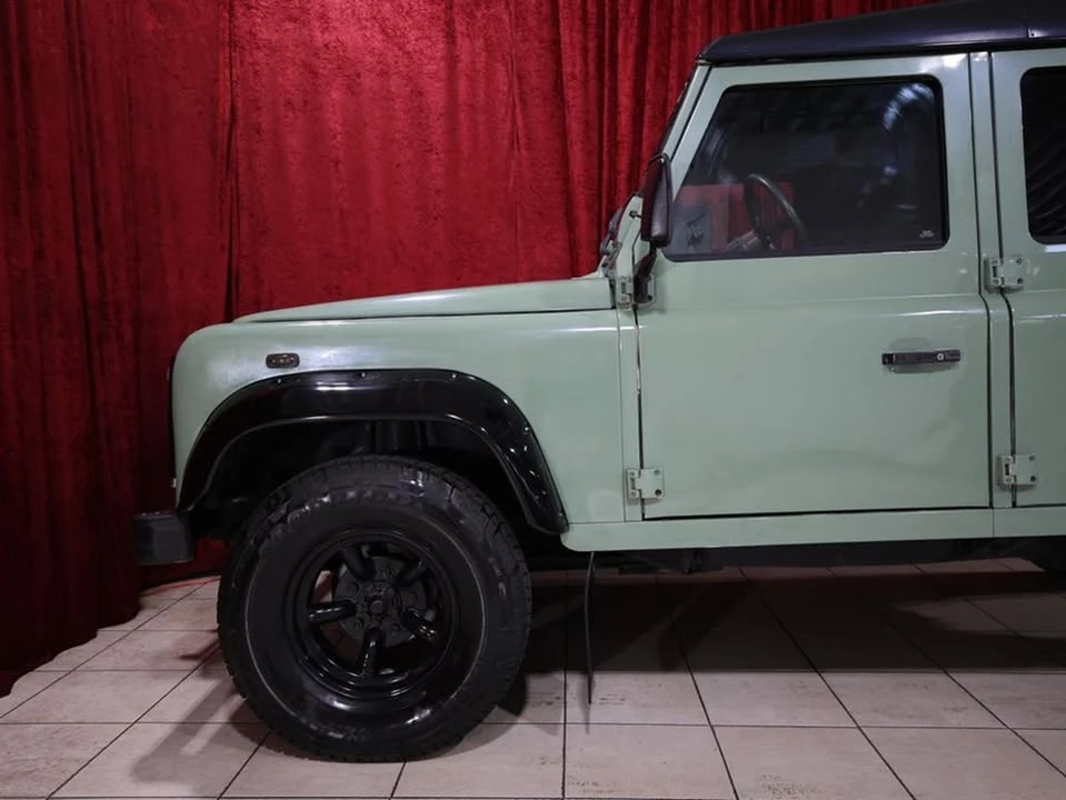 1998 Land Rover Defender 110 - Image 4 of 20