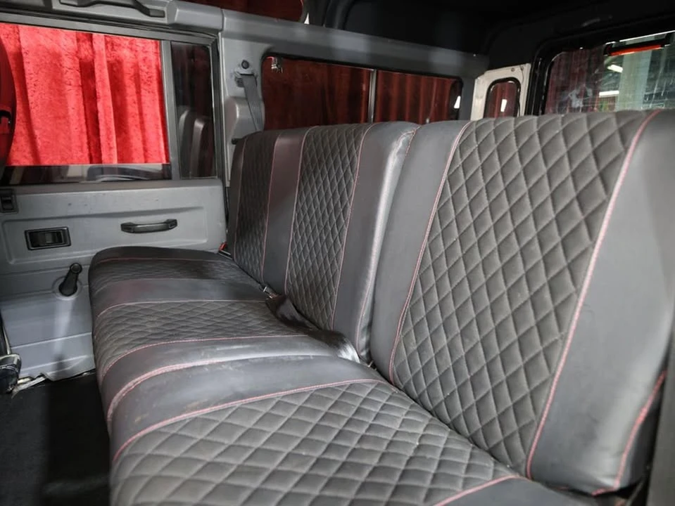 1998 Land Rover Defender 110 - Image 13 of 20