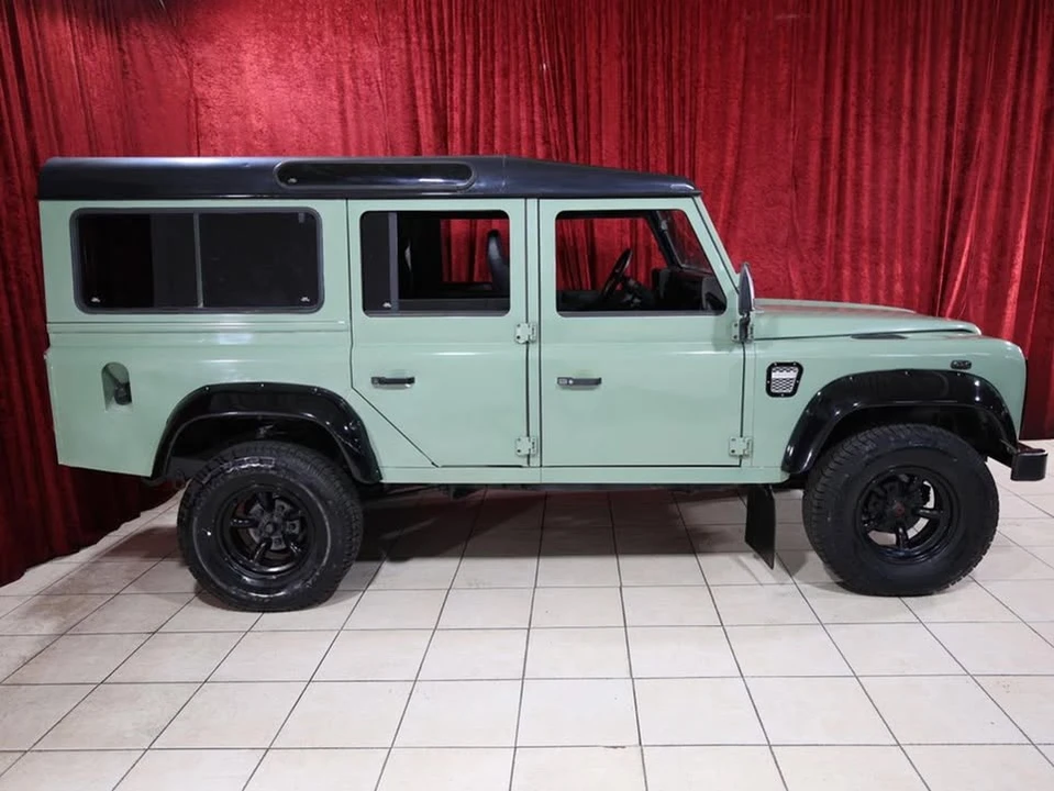 1998 Land Rover Defender 110 - Image 7 of 20