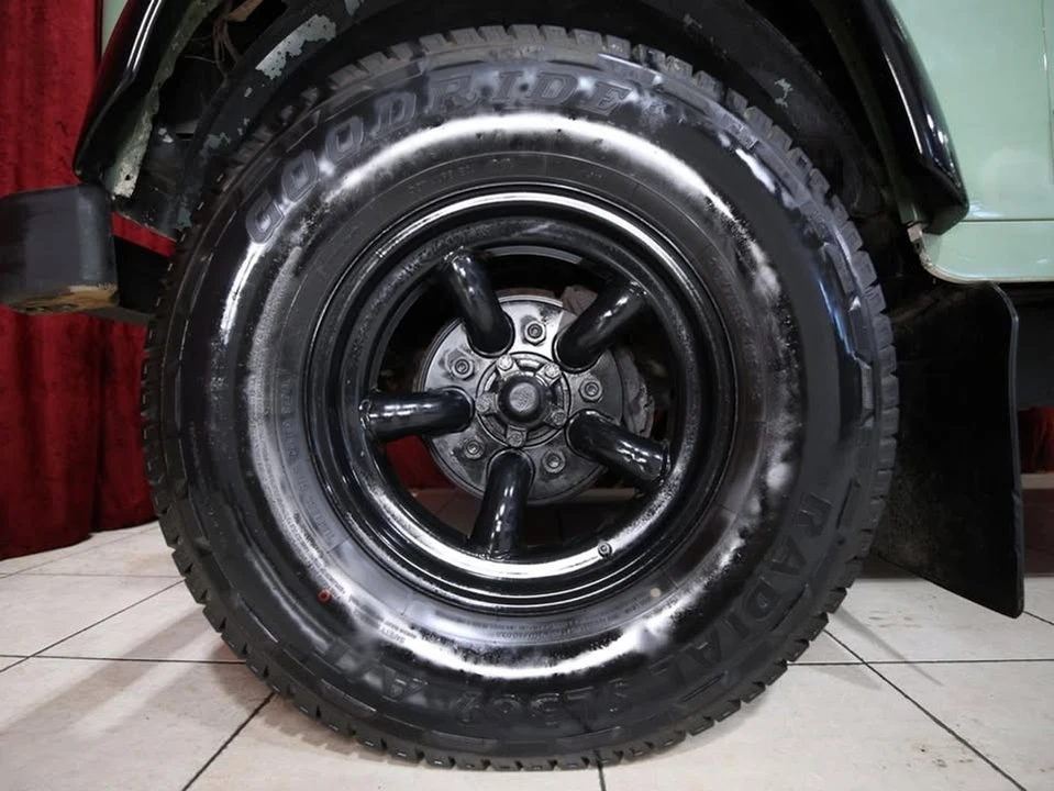 1998 Land Rover Defender 110 - Image 6 of 20