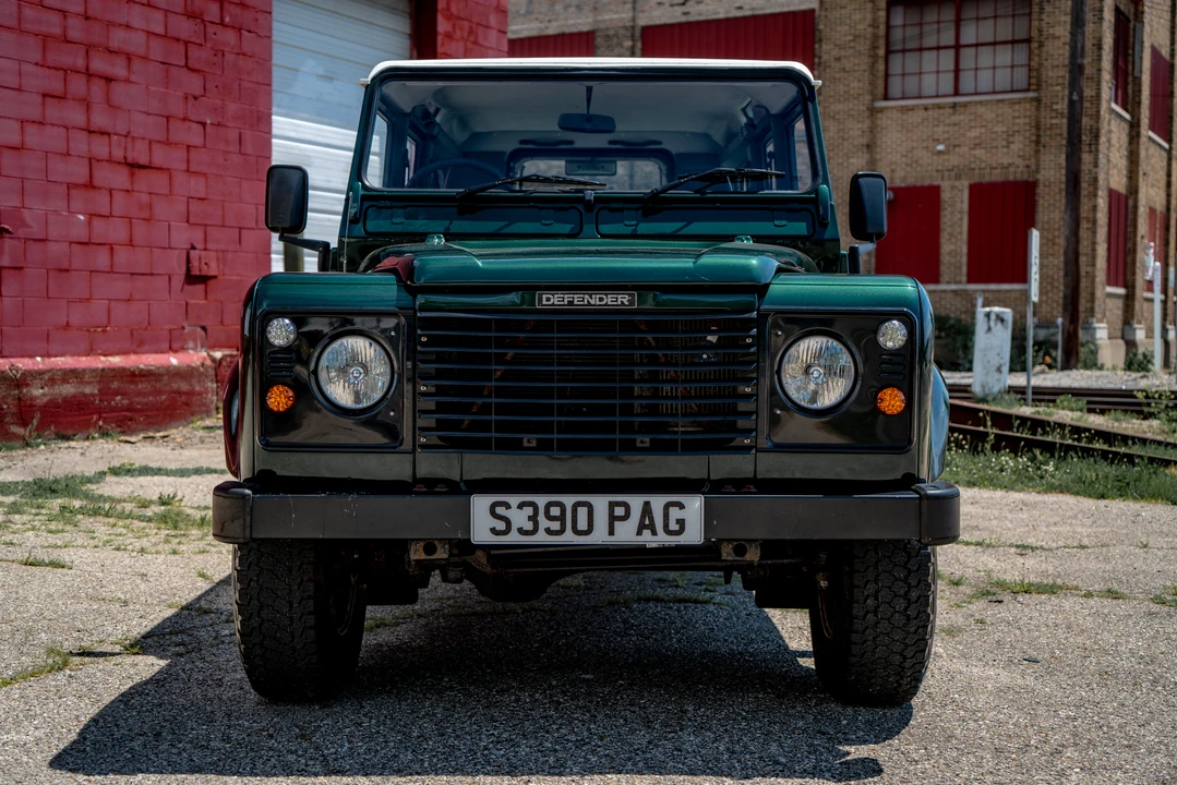 1998 Land Rover Defender 110 - Image 4 of 31