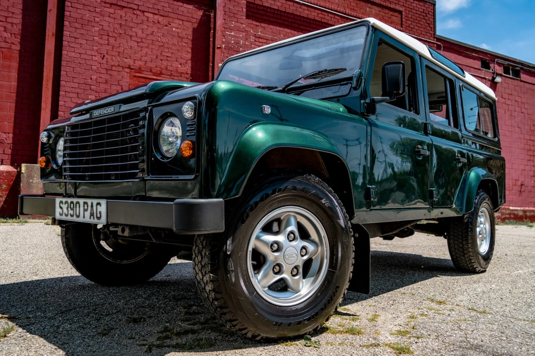 1998 Land Rover Defender 110 - Image 3 of 31
