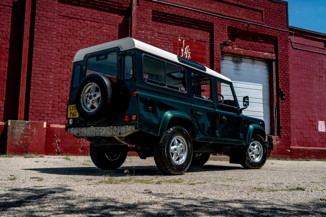 1998 Land Rover Defender 110 - Image 6 of 31