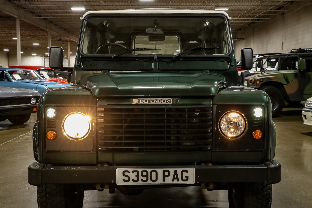 1998 Land Rover Defender 110 - Image 13 of 31
