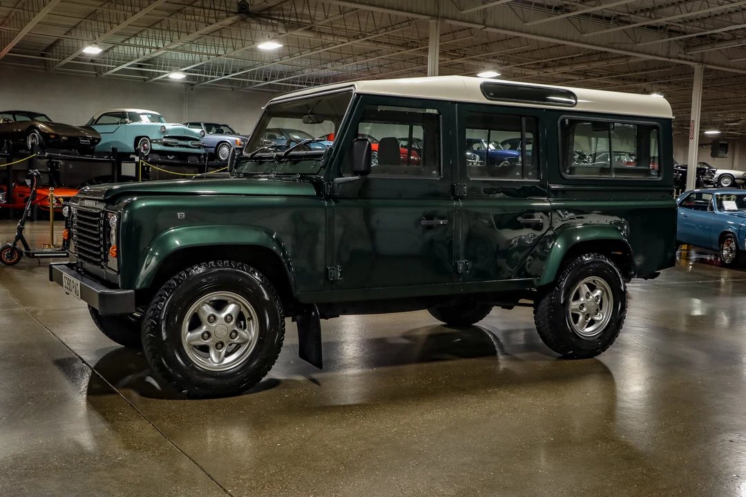 1998 Land Rover Defender 110 - Image 9 of 31