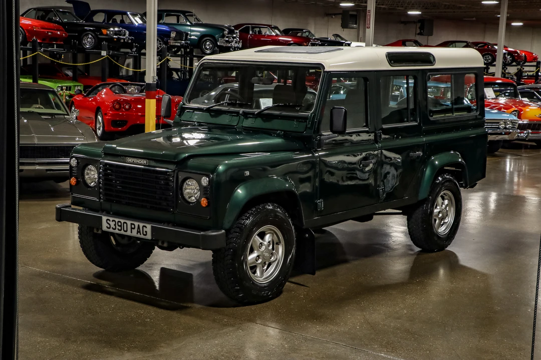 1998 Land Rover Defender 110 - Image 10 of 31