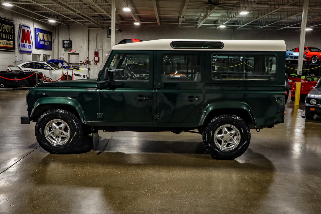 1998 Land Rover Defender 110 - Image 24 of 31