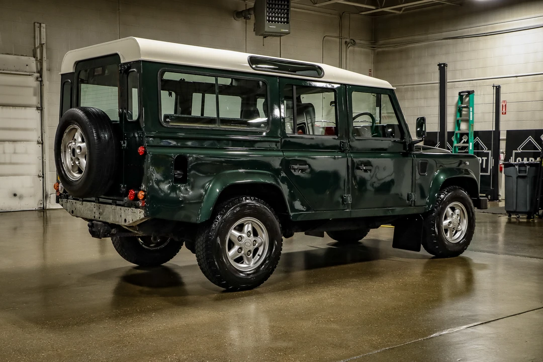 1998 Land Rover Defender 110 - Image 18 of 31