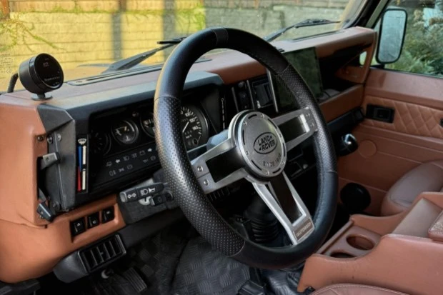1998 Land Rover Defender 110 - Image 5 of 7