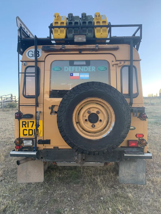 1998 Land Rover Defender 110 - Image 8 of 31