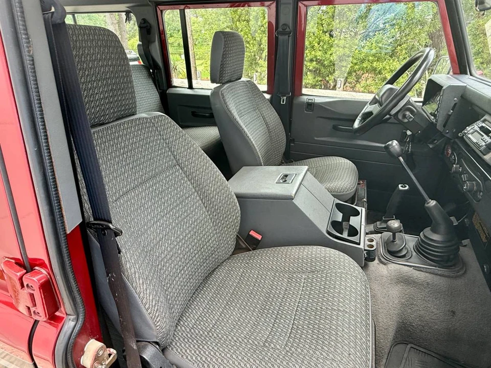 1998 Land Rover Defender 110 - Image 8 of 13