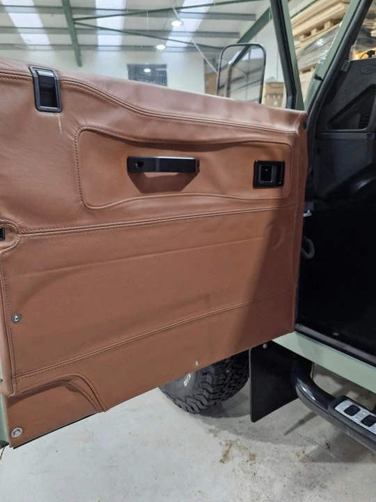 1998 Land Rover Defender 110 - Image 20 of 31