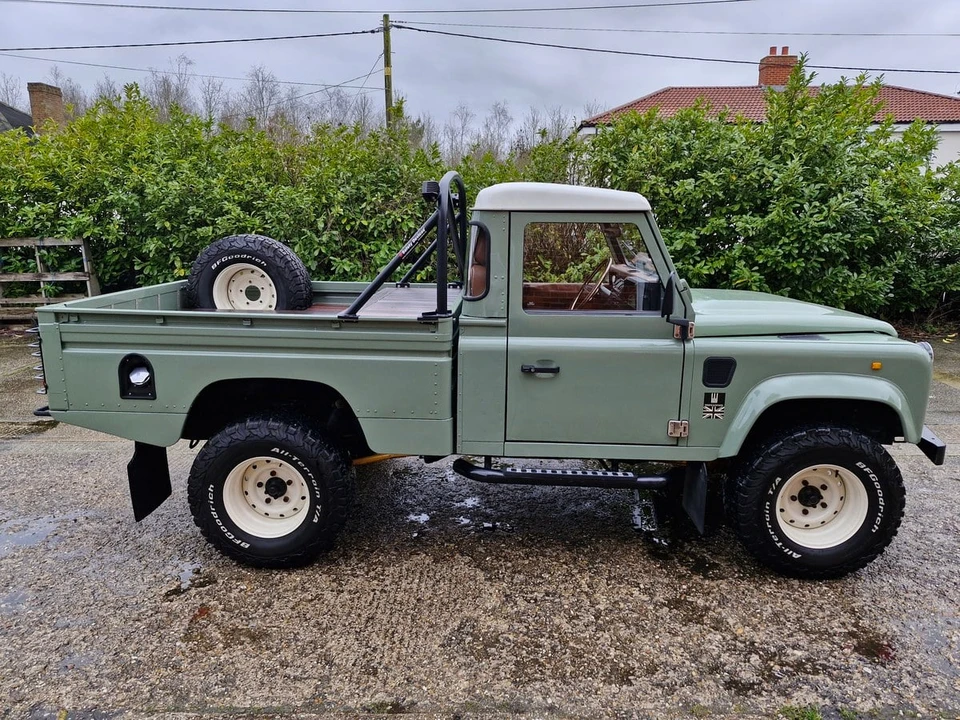 1998 Land Rover Defender 110 - Image 2 of 31