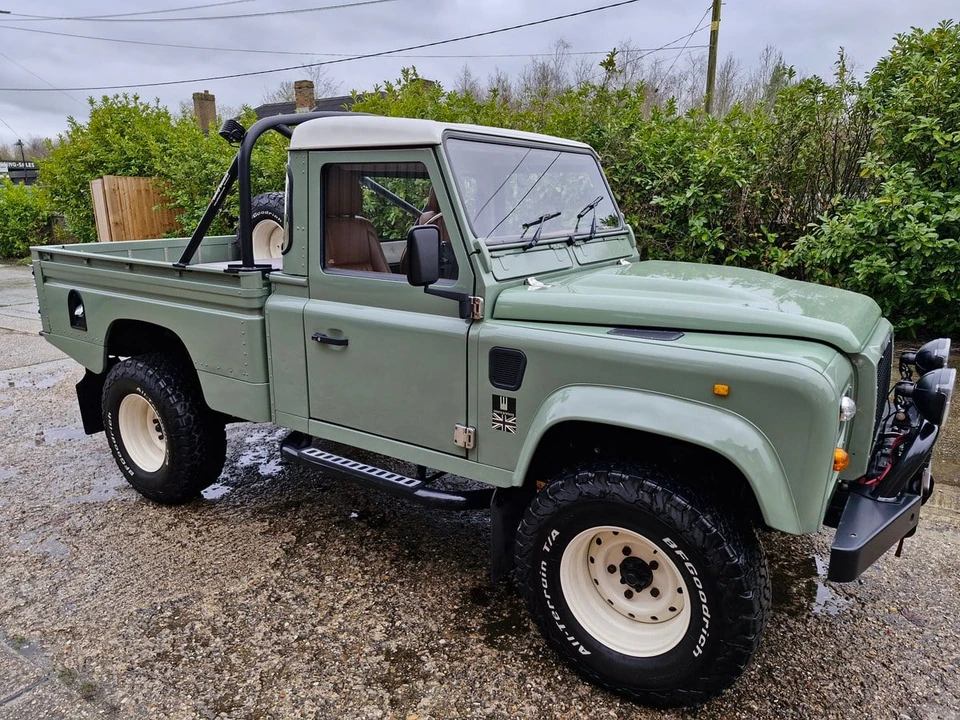 1998 Land Rover Defender 110 - Image 3 of 31