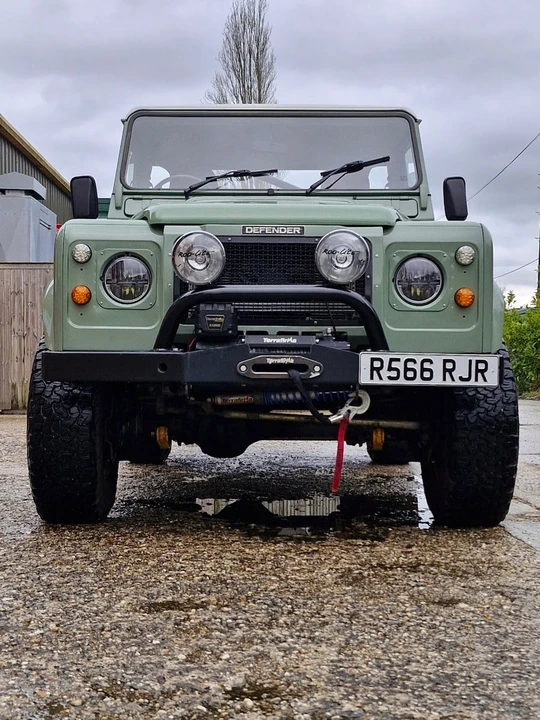 1998 Land Rover Defender 110 - Image 5 of 31