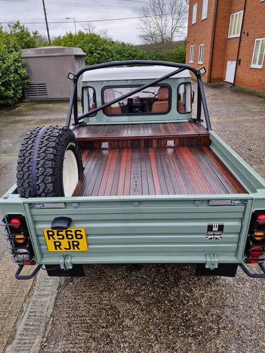 1998 Land Rover Defender 110 - Image 11 of 31