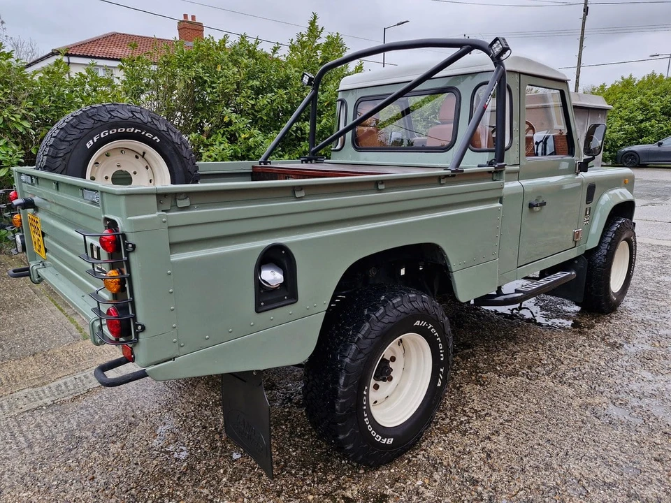 1998 Land Rover Defender 110 - Image 13 of 31