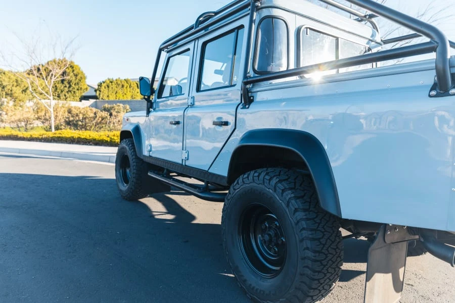 1998 Land Rover Defender 110 - Image 15 of 31