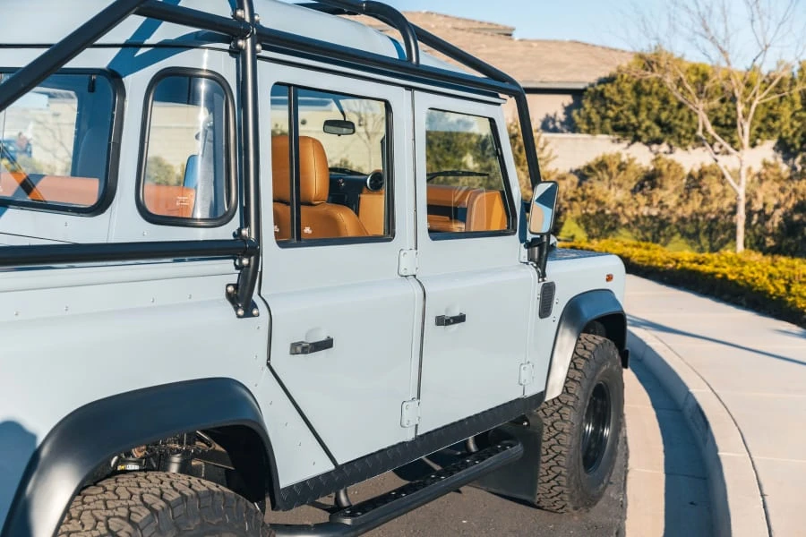 1998 Land Rover Defender 110 - Image 23 of 31