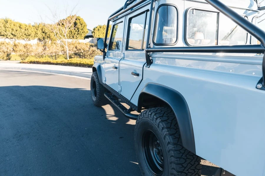 1998 Land Rover Defender 110 - Image 17 of 31