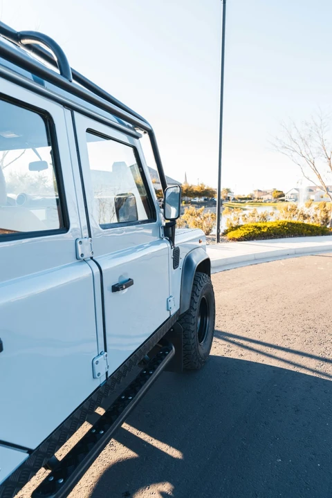 1998 Land Rover Defender 110 - Image 9 of 31