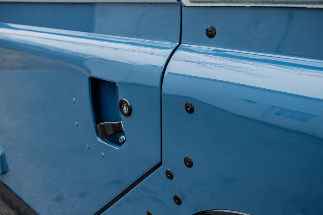 1998 Land Rover Defender 110 - Image 19 of 31