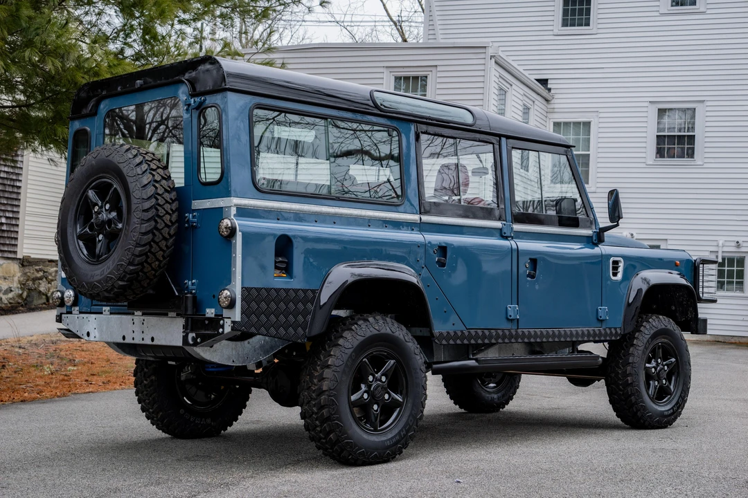 1998 Land Rover Defender 110 - Image 8 of 31