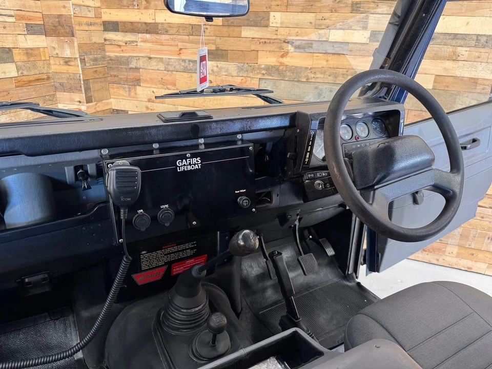 1998 Land Rover Defender 110 - Image 19 of 30