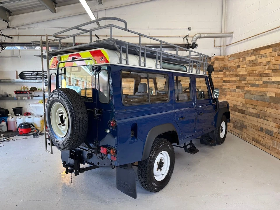 1998 Land Rover Defender 110 - Image 5 of 30