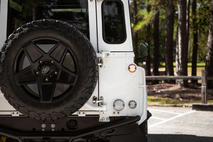 1998 Land Rover Defender 110 - Image 10 of 31