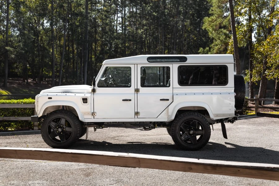 1998 Land Rover Defender 110 - Image 2 of 31