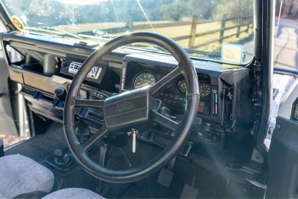 1998 Land Rover Defender 110 - Image 10 of 18