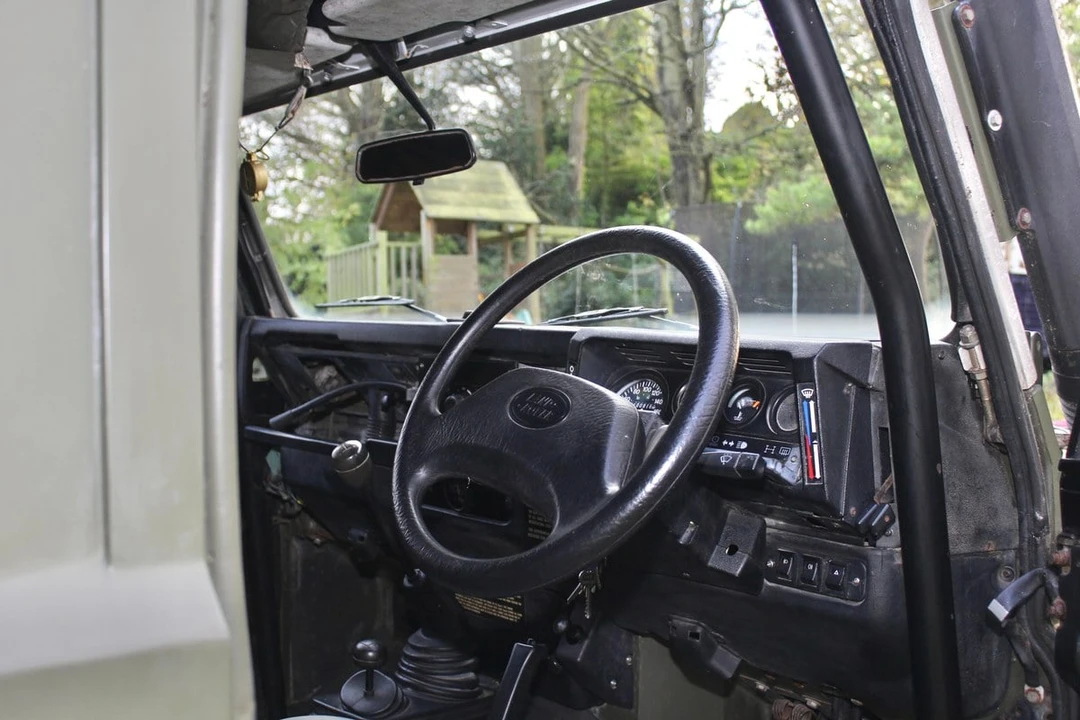 1998 Land Rover Defender 110 - Image 27 of 30