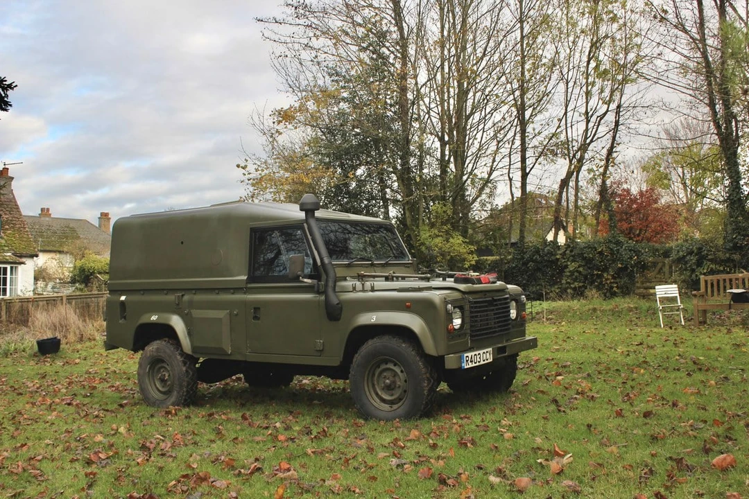 1998 Land Rover Defender 110 - Image 10 of 30