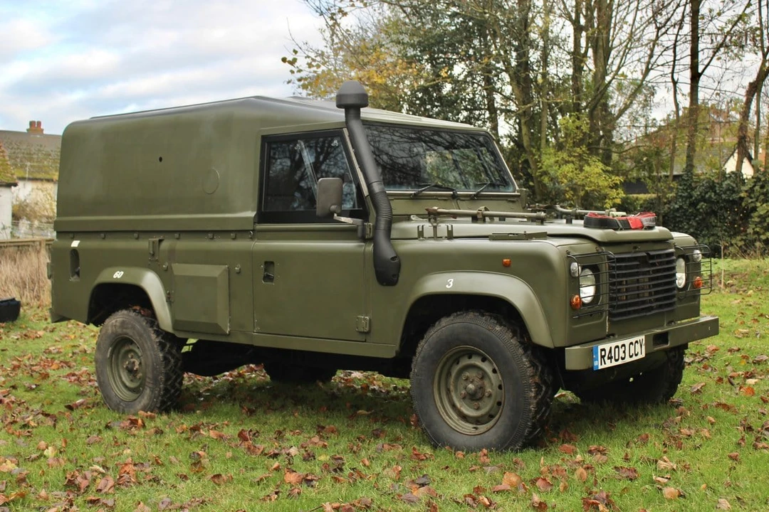 1998 Land Rover Defender 110 - Image 8 of 30