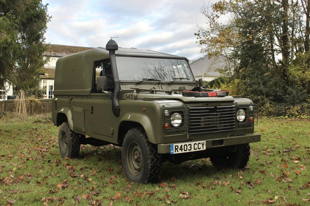 1998 Land Rover Defender 110 - Image 5 of 30
