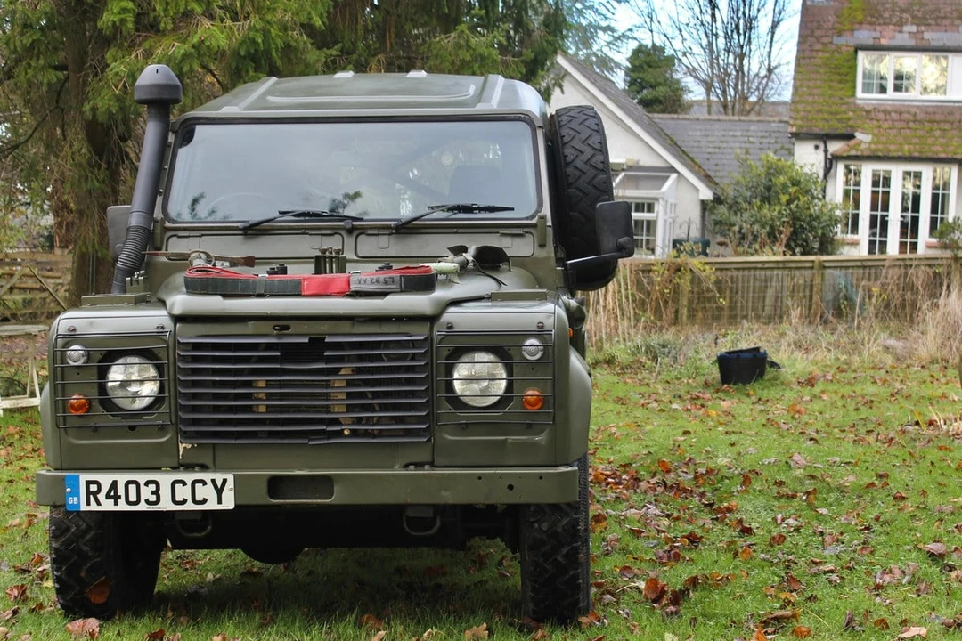 1998 Land Rover Defender 110 - Image 9 of 30