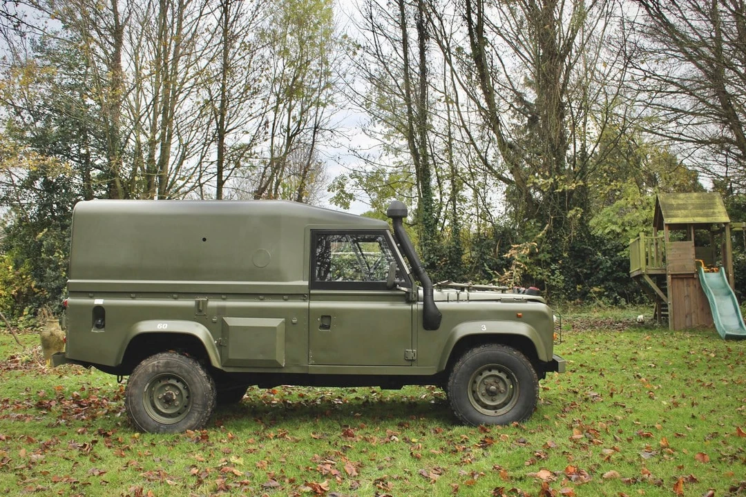 1998 Land Rover Defender 110 - Image 12 of 30