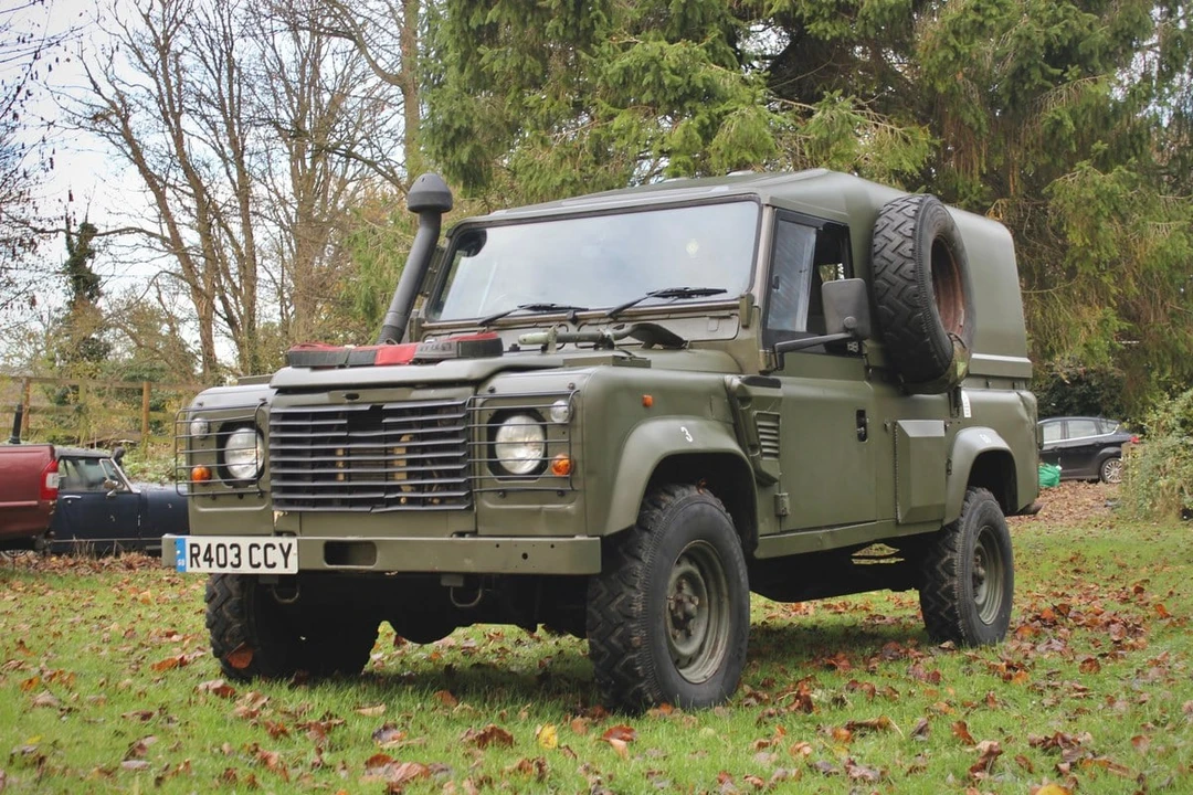 1998 Land Rover Defender 110 - Image 15 of 30