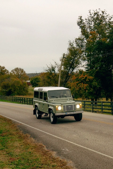 1998 Land Rover Defender 110 - Image 5 of 21