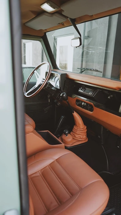 1998 Land Rover Defender 110 - Image 14 of 21