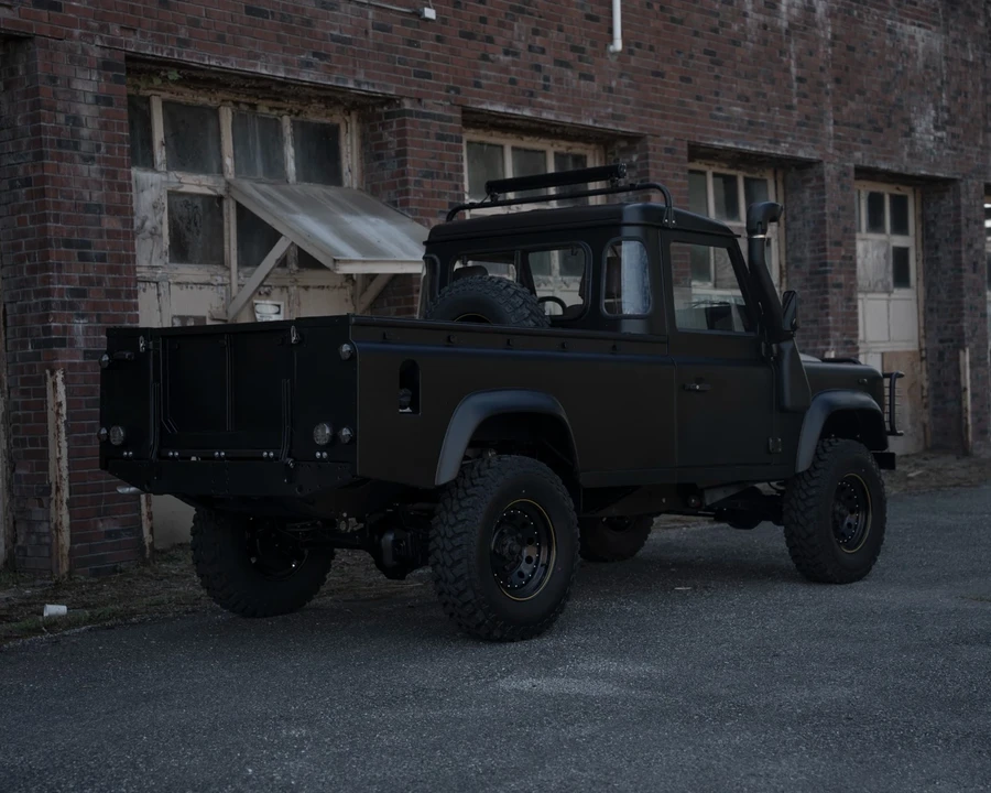 1998 Land Rover Defender 110 - Image 3 of 21