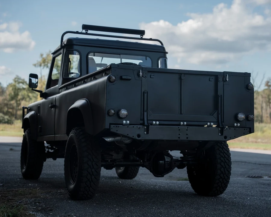 1998 Land Rover Defender 110 - Image 5 of 21