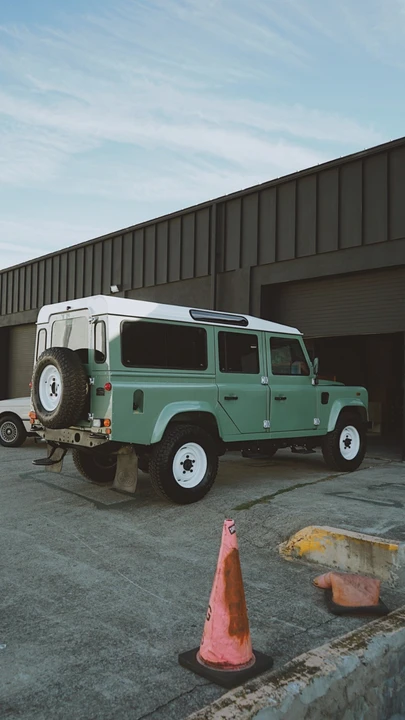1998 Land Rover Defender 110 - Image 11 of 21