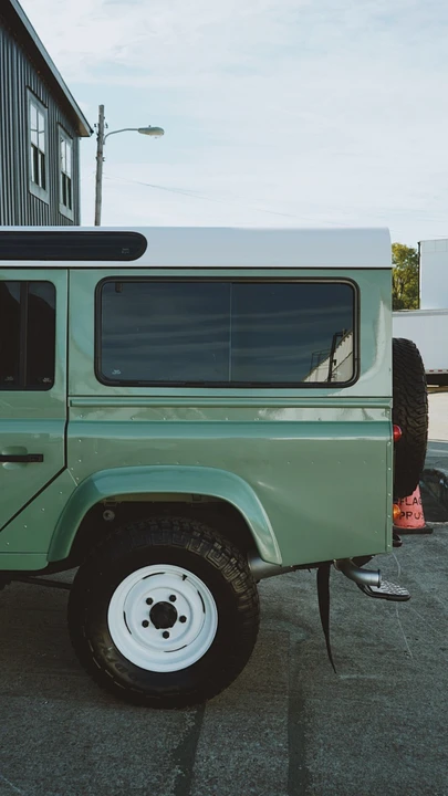 1998 Land Rover Defender 110 - Image 13 of 21